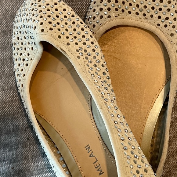 Like New Antonio Melani Tan Leather Perforated Crystal Detail Ballerina Flats 7! - Picture 4 of 14